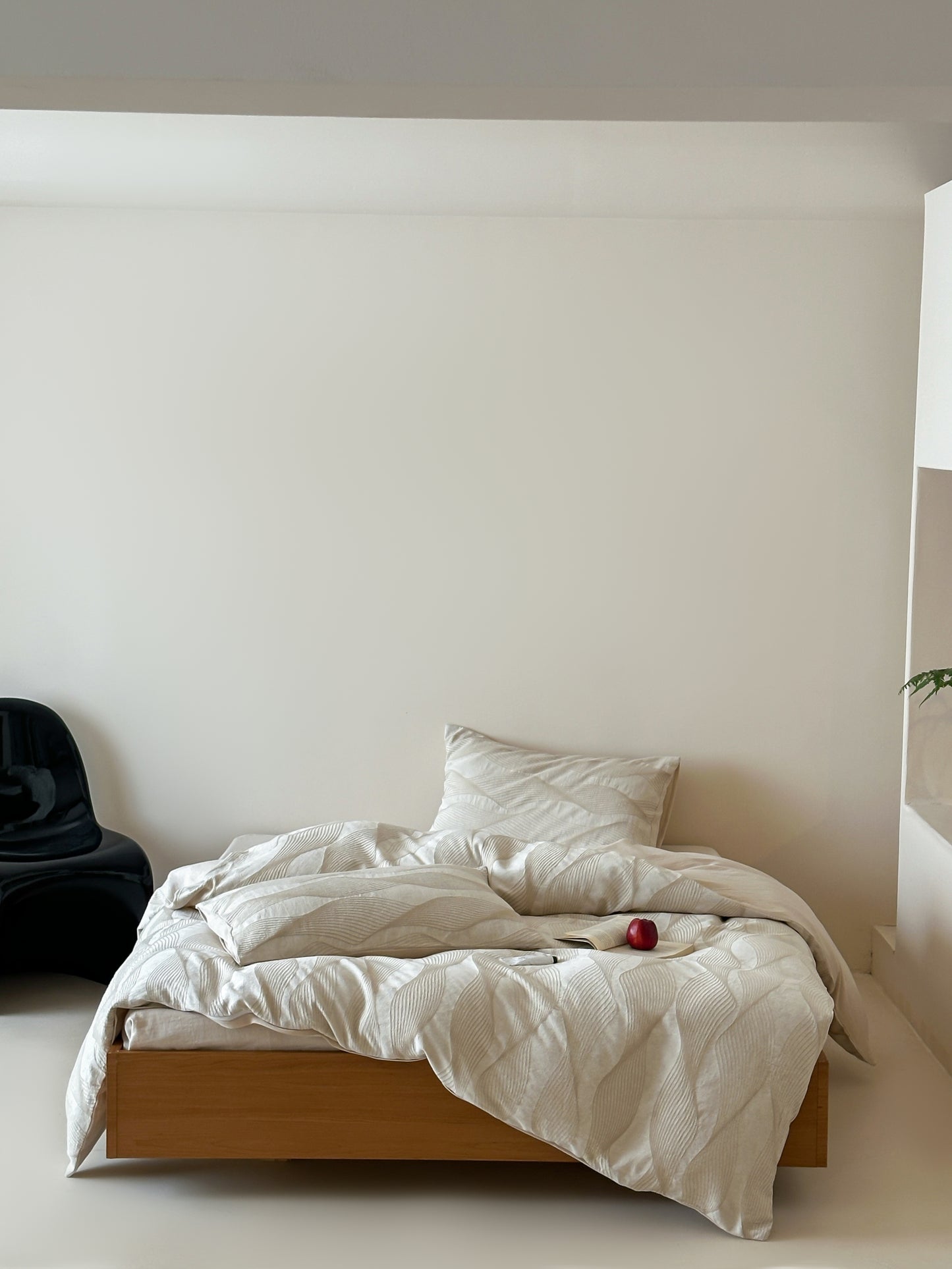 Neutral beige duvet with tonal wave texture in 100% premium cotton.