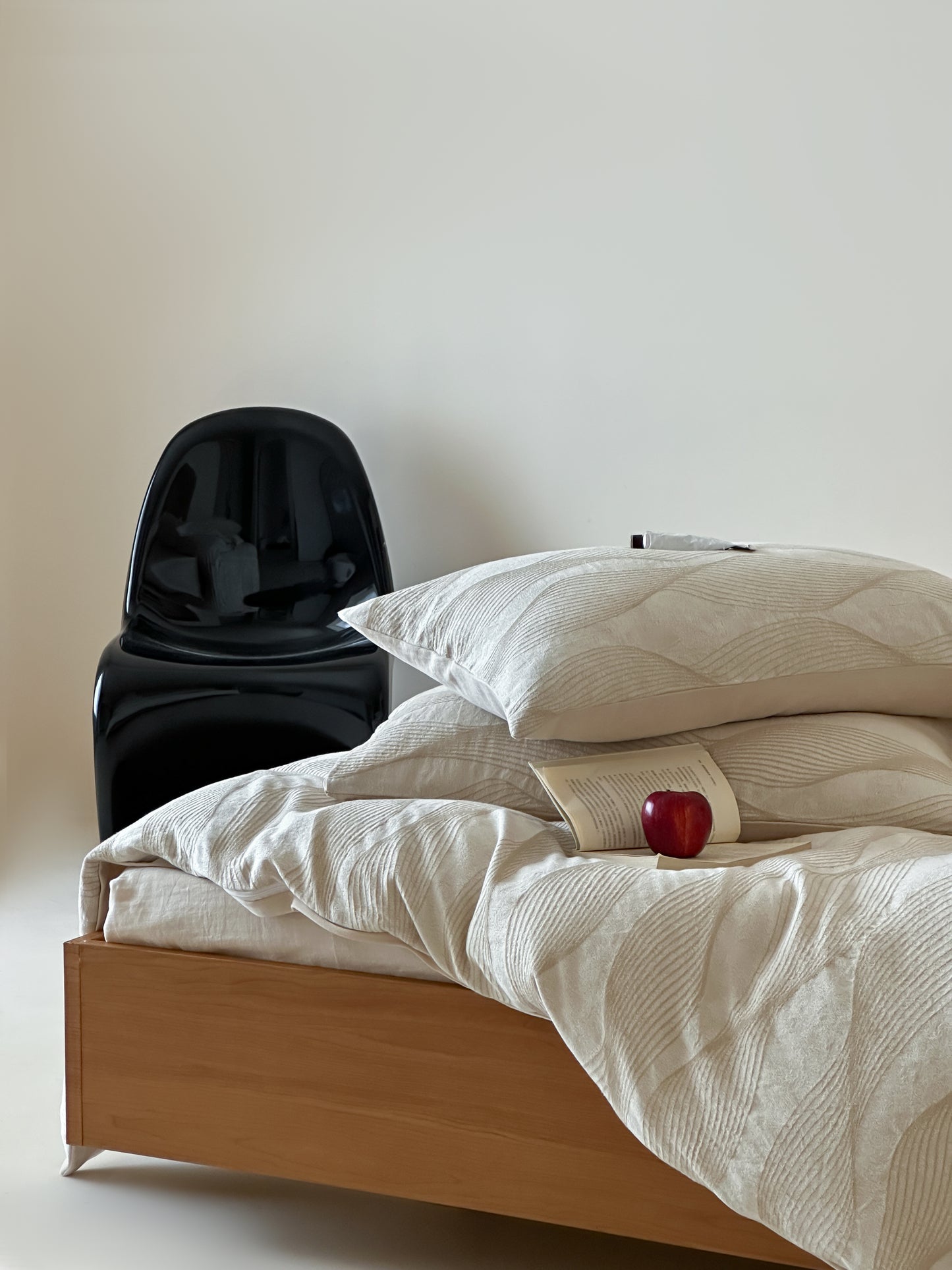 Neutral beige duvet with tonal wave texture in 100% premium cotton.