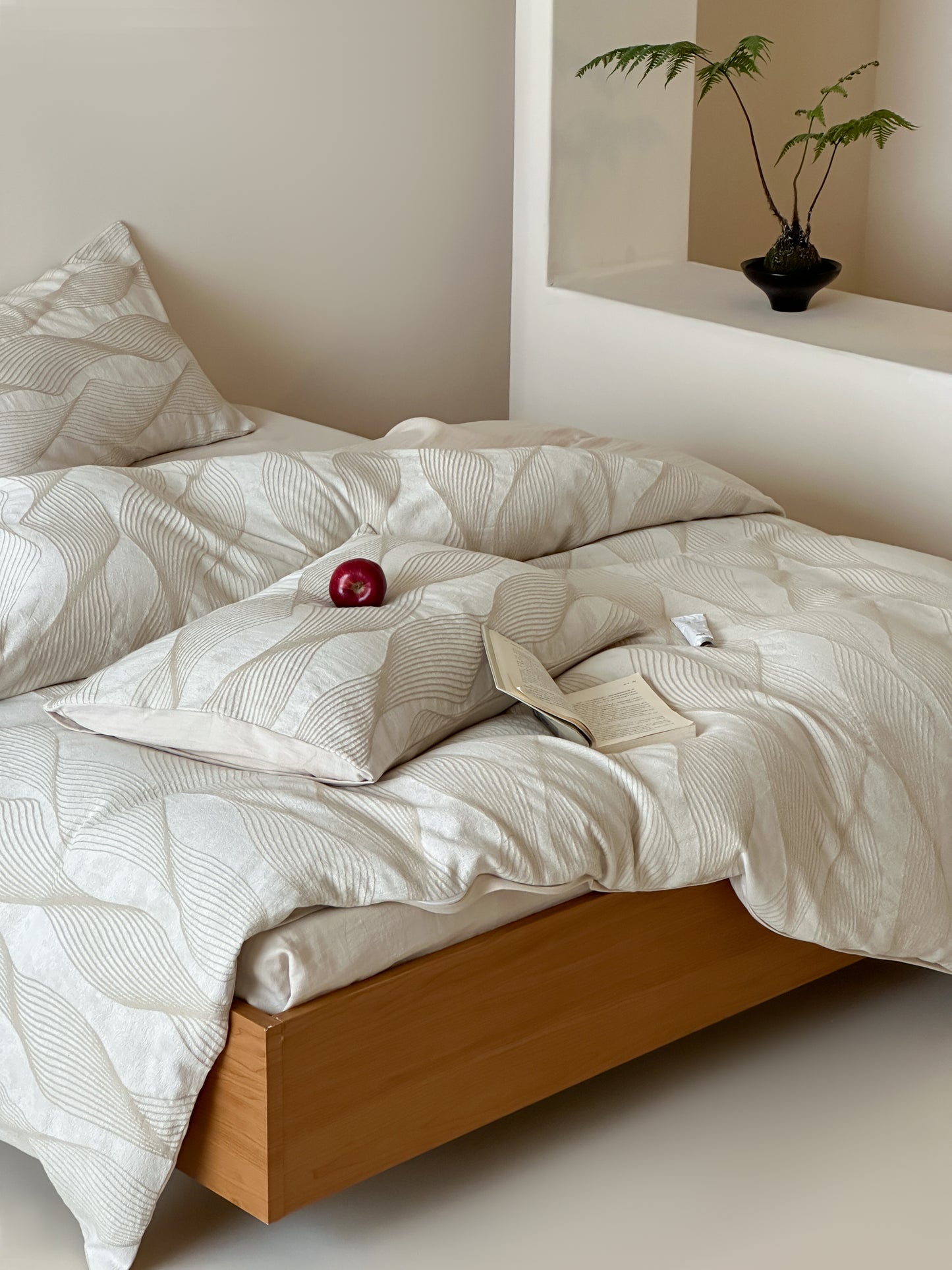 White Waves Bedding Set