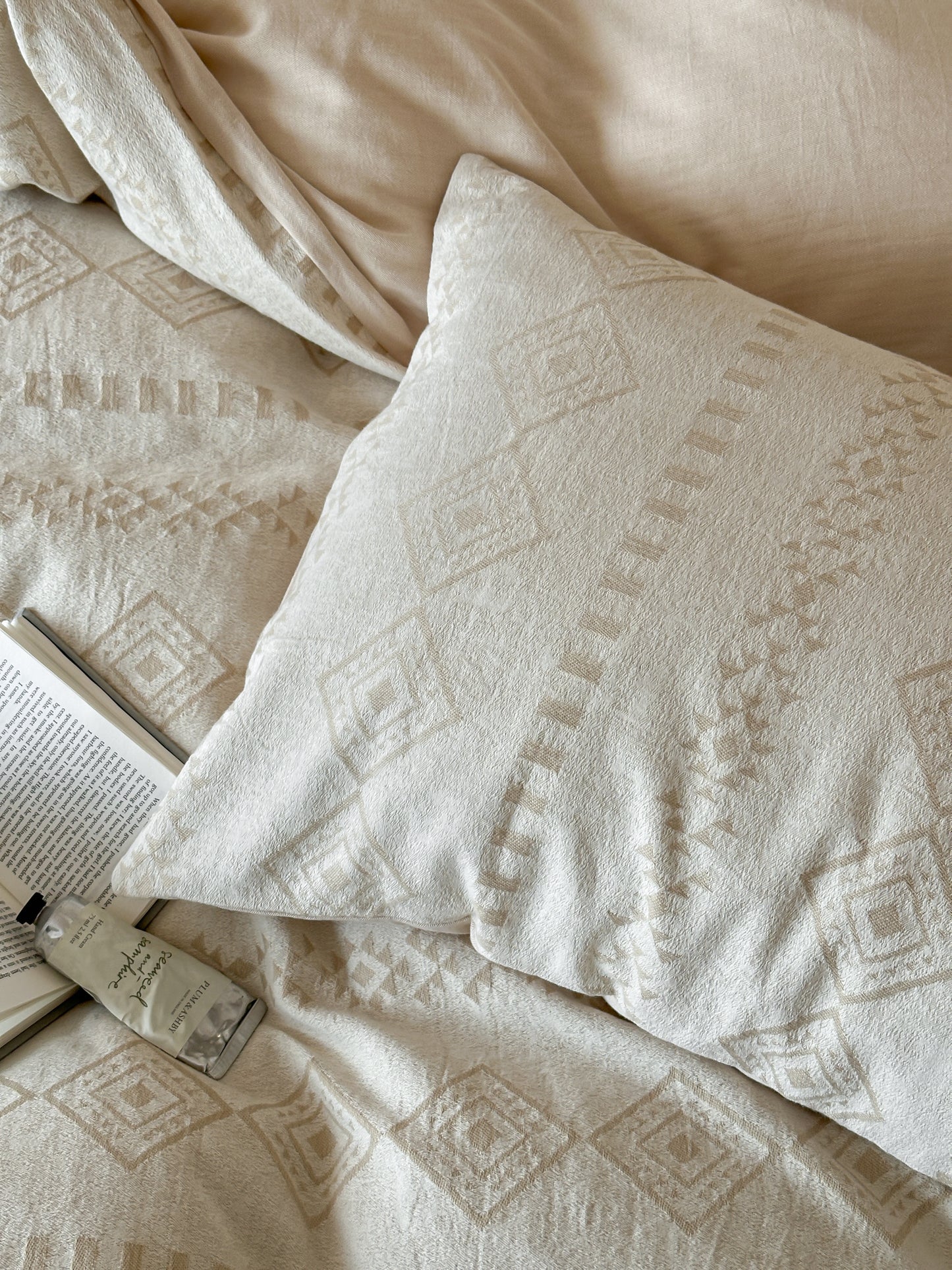 Beige Diamond Bedding Set