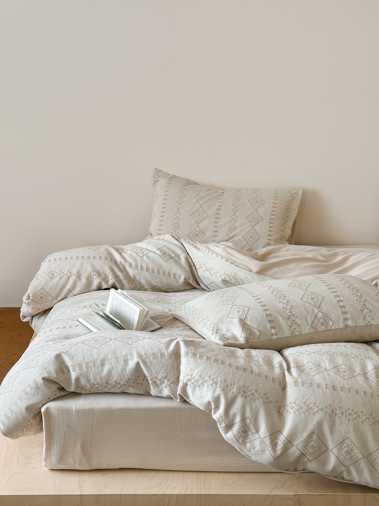 Beige Diamond Bedding Set