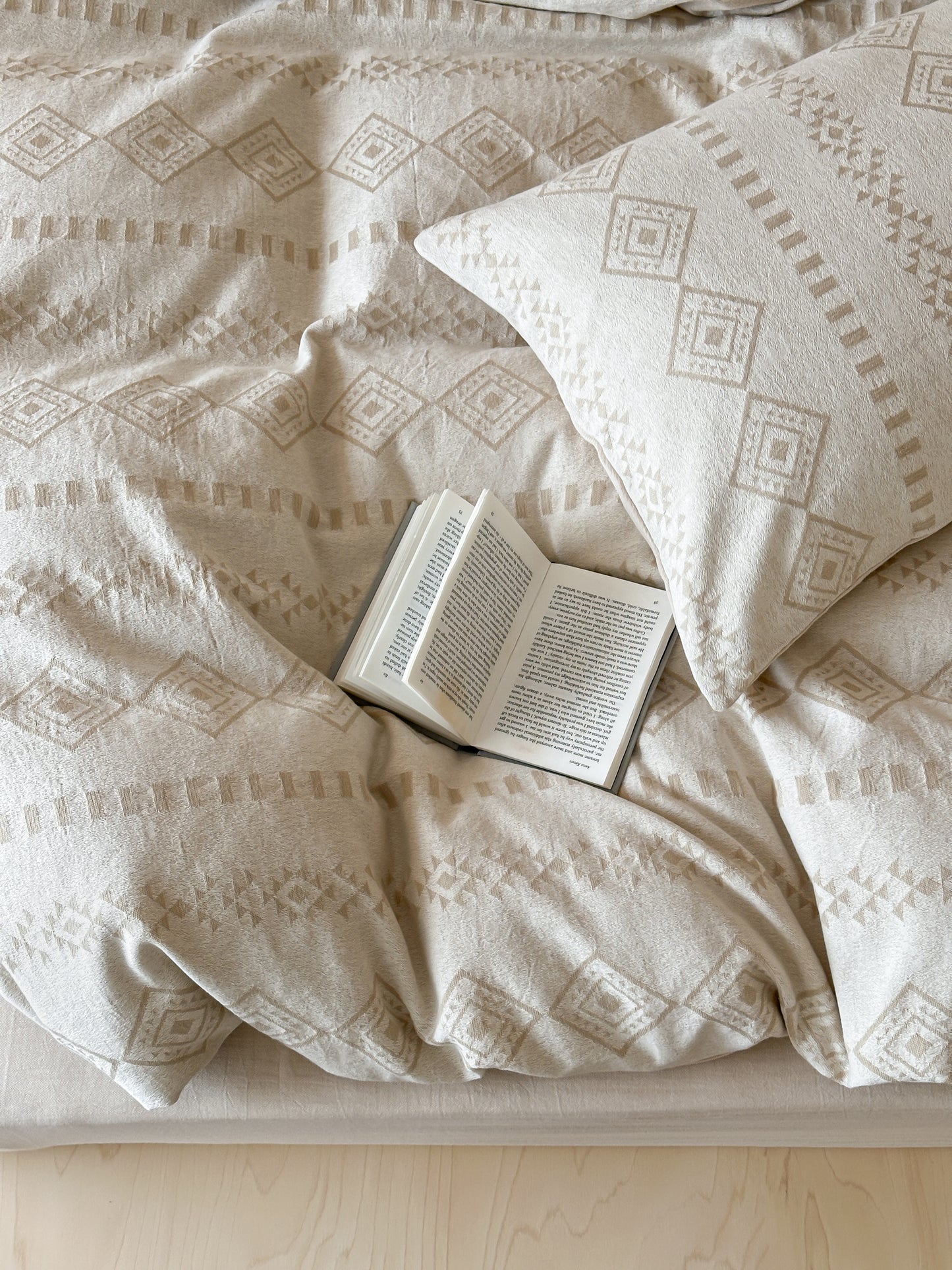 Beige Diamond Bedding Set